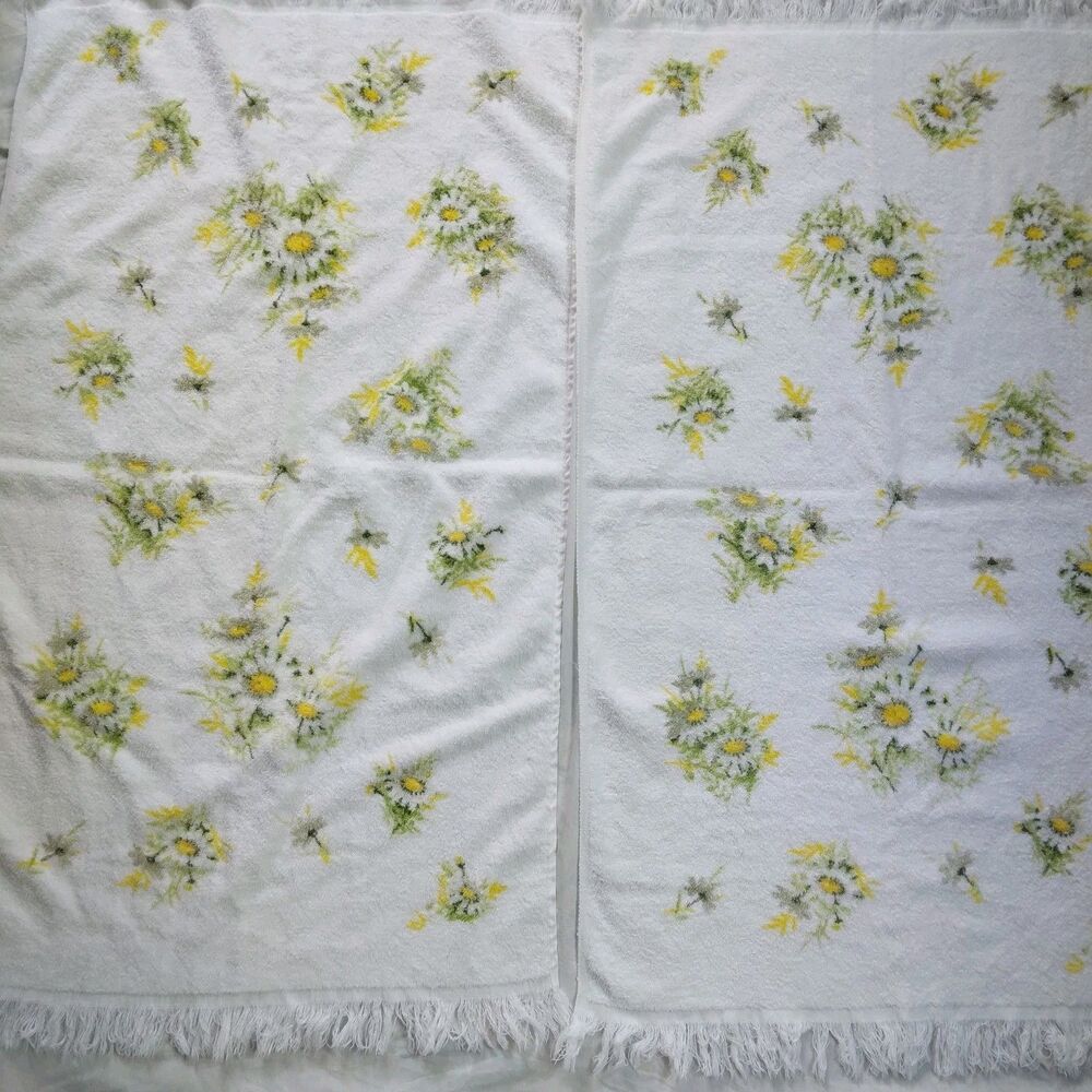 2 Vintage Bath Towel White With Yellow Flowers MCM Fringe Cottagecore USA - Picture 3 of 16